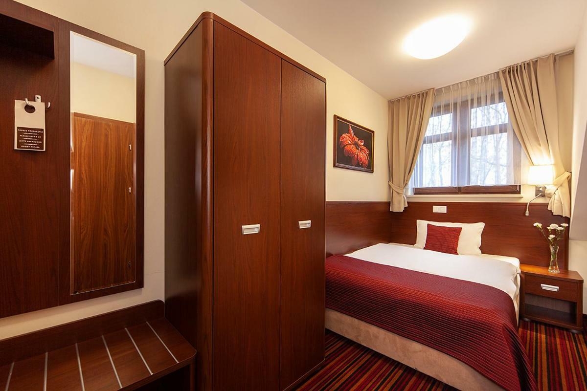 Rezydencja Dwór Polski Bełchatów Exterior foto